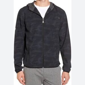 Vuori Men’s Jacket Training shell. Size Small